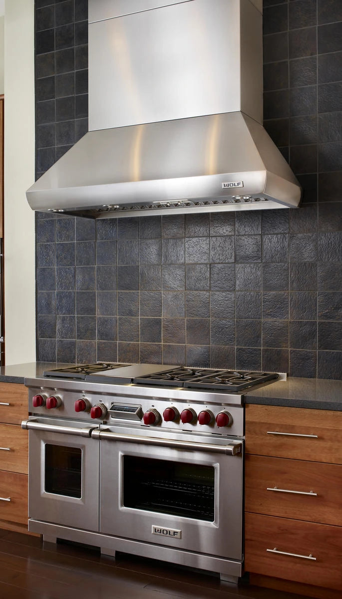 Used: Wolf® 48" Stainless Steel Pro Style Dual Fuel Range Model #: DF486GLP