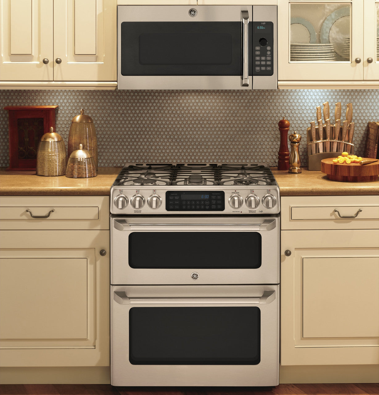 Used: GE Café™ Series 30" Slide-In Front Control Gas Double Oven with Convection Range CGS990SETSS