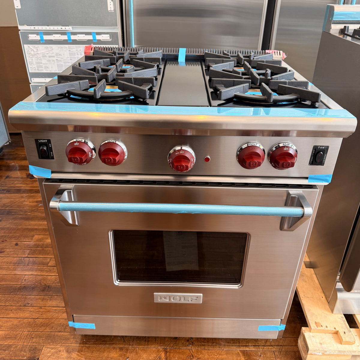 Refurbished: Wolf GR304 Gas Range