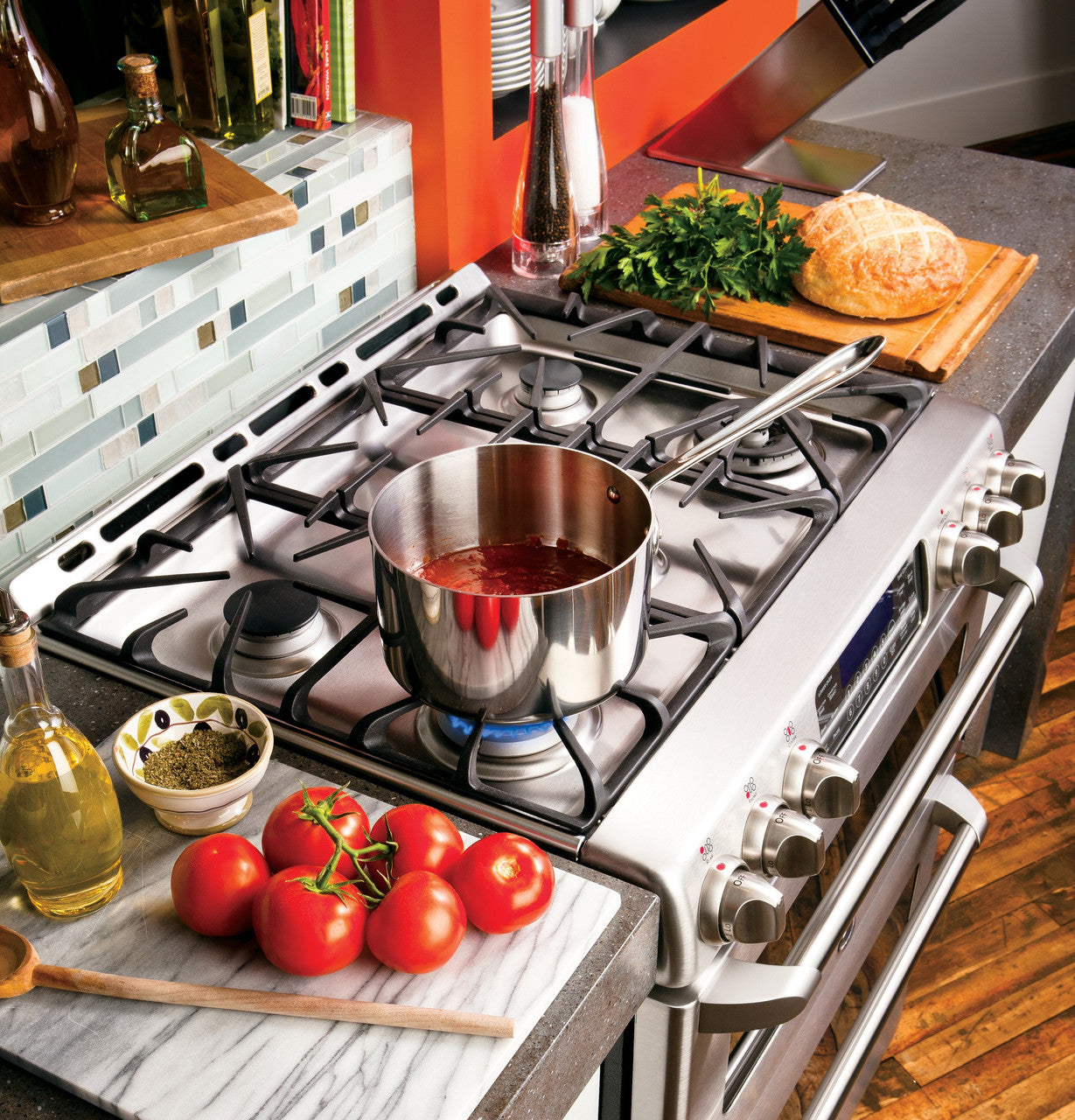Used: GE Café™ Series 30" Slide-In Front Control Gas Double Oven with Convection Range CGS990SETSS